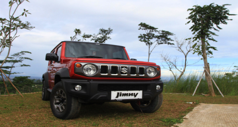 Suzuki Jimny 5-Door Raih Gelar Mobil Terbaik 2024