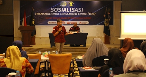 Tingkatkan Kewaspadaan Masyarakat, Imigrasi Karimun Sosialisasikan TOC