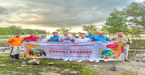 Peduli Lingkungan, CSR HARRIS Resort Waterfront Batam Lakukan Aksi Tanam Mangrove
