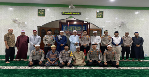 Pererat Silaturahmi dengan Masyarakat, Polres Karimun Gelar Tarawih Keliling