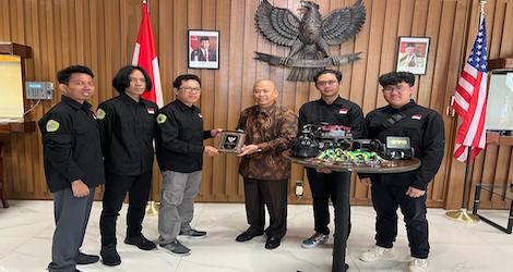 Tim Robot Indonesia Raih 9 Medali pada Kompetisi Robot Dunia di San Francisco