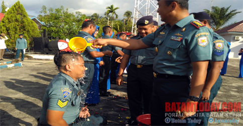 18 Prajurit Lanal Ranai dan Komposit Marinir Terima Kenaikan Pangkat