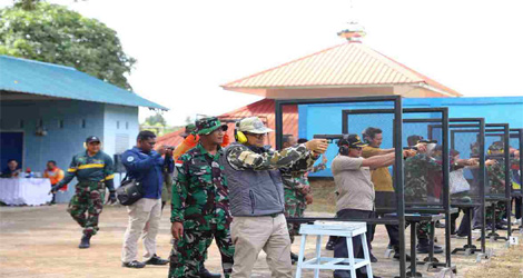 Ikuti Latihan Menembak Lanud RHF, Raja Ariza: Momentum Silaturahmi dan Mengasah Keterampilan