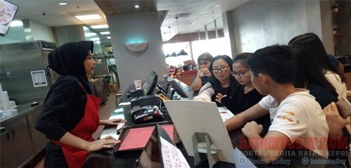 Wendy's Mega Mall Ramai Dikunjungi Wisatawan