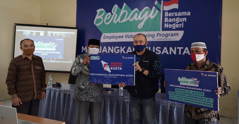 Program Bersama Bangun Negeri, Karyawan XL Axiata Salurkan Donasi Pendidikan di Aceh