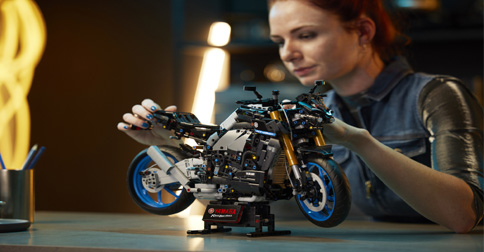 Ciptakan Sensasi Perjalanan Terbaik dengan LEGO Technic Yamaha MT-10 SP Terbaru