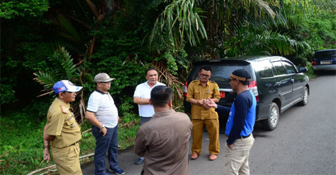 Bupati Lingga Bawa Investor Banyuwangi Lihat Hasil Pengolahan Sagu