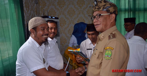 Serahkan DPA 2020, Alias Wello Minta Jajarannya Hati-hati Kelola Anggaran