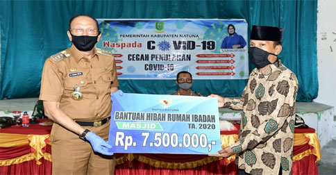 Bupati Natuna Serahkan Dana Hibah Rumah Ibadah