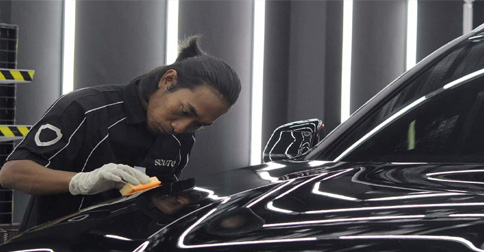 Begini Cara Bikin Bodi Mobil Kinclong dengan Wax
