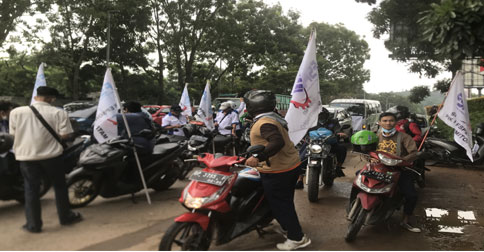 Tolak Pengesahan UMP dan UMK, Ratusan Buruh Berkumpul di Panbil Menuju Graha Kepri