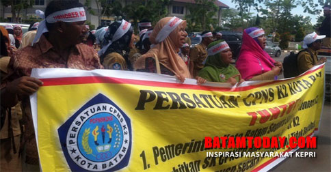 Mulai 2021, Pemerintah Hanya Rekrut Guru Kontrak, Tak Ada PNS