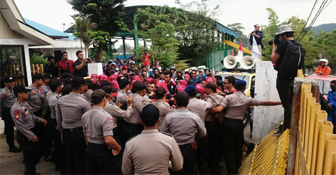 Serikat Pekerja Demo Kawal Pembahasan UMS Kota Batam
