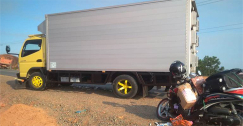 Truk dan Sepeda Motor Lakalantas di Jalan Lintas Barat Bintan