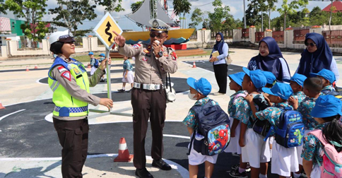 Satlantas Polres Bintan Edukasi Anak TK Hang Tuah Peduli Keselamatan Berlalu Lintas