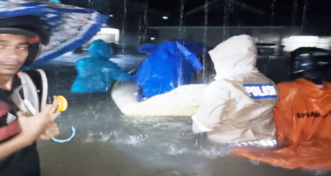 Polres Bintan Gerak Cepat Bantu Korban Banjir Akibat Hujan Deras