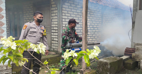 Antisipasi Penyebaran DBD, Kodim Lamongan Kerahkan Babinsa Lakukan Fogging