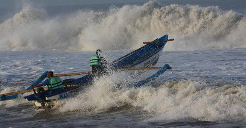 Masyarakat Diimbau Waspadai Potensi Gelombang Tinggi di Laut Natuna dan Kepulauan Anambas