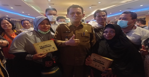 Gubernur Kepri Kembali Salurkan Bantuan STB Secara Langsung ke Masyarakat Batam