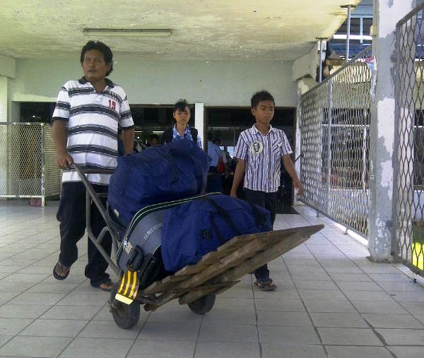 Puasa Tak Surutkan Semangat Kerja Ibrahim