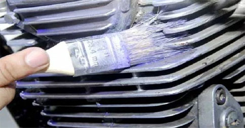 Begini Tips Mencuci Mesin Motor Sendiri di Rumah