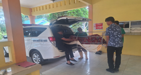 Warga Tanjunguban Temukan Mayat Pria 63 Tahun di Samping Rumah, Polisi Tunggu Pihak Keluarga