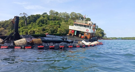 Kapal Pengangkut Limbah Kandas di Pantai Dangas, Nakhoda hingga Perusahaan Terancam Pidana 1-5 Tahun Penjara