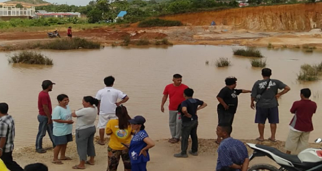 Bocah 8 Tahun Tewas Tenggelam di Kolam Bekas Galian Proyek Tak Jauh dari Kantor Lurah Kibing Batu Aji