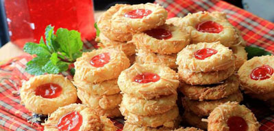 Coba Resep Kue Kering Strawberry Thumbprint untuk Lebaran