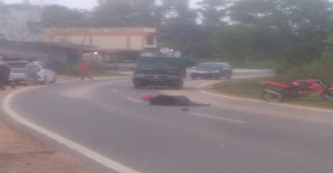 Tabrak Honda Mobilio, Pengendara Vixion Patah Tulang Paha