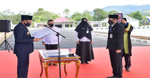 Abdul Hamid Rizal Lantik Hendra Kusuma sebagai Sekda Natuna