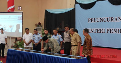 Mendikbud Muhajir Effendy Luncurkan Digitalisasi Sekolah di Natuna