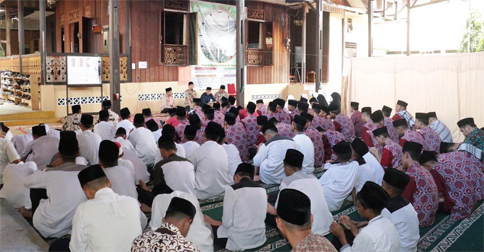 Kapolres Lingga Ajak Santri Ponpes Tahfizh Baitul Qur'an Jaga Kamtibmas