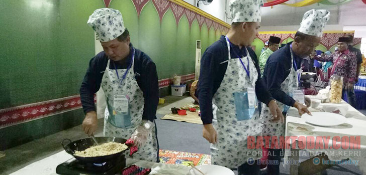 Hari Ibu ke-89, Kaum Ayah di Anambas Jadi Peserta Lomba Memasak