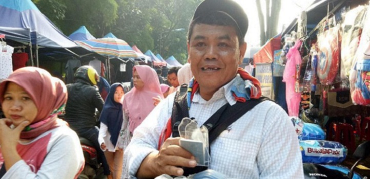 E-KTP Rusak atau Mengelupas, Hubungi Mang Ade Biar Jadi Baru Lagi