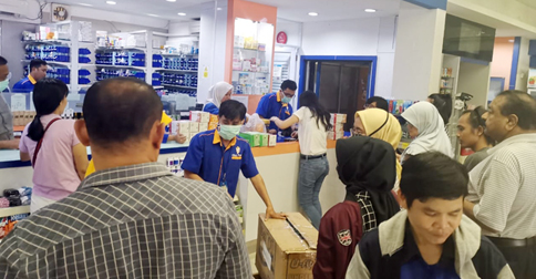 Wisman Berburu Masker Begitu Tiba di Batam Antisipasi Virus Corona
