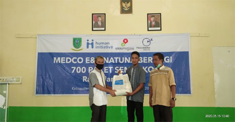 SKK Migas dan Medco E&P Salurkan Bantuan Sembako di Kabupaten Natuna