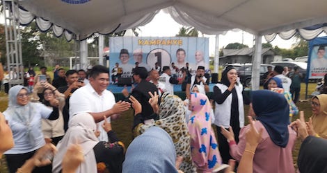 Lebah Begantong Meriahkan Kampanye Roby-Deby di Desa Busung, Antusias Warga Membludak