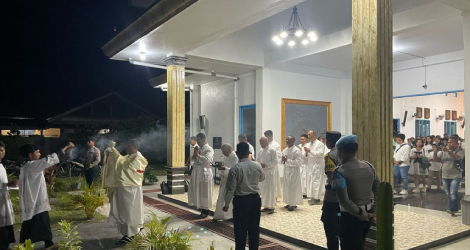 Polres Natuna Amankan Ibadah Peringatan Wafat Isa Almasih di Gereja Katolik Santo Paulus