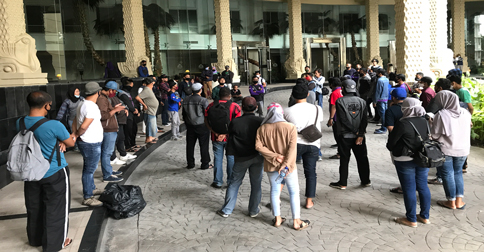 Upah Dipotong Sepihak, Puluhan Karyawan Harmoni One Hotel Mogok Kerja