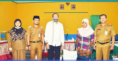 Dinas Ketahanan Pangan Berikan Sembako untuk Warga Rawan Pangan di Bungan Timur Laut