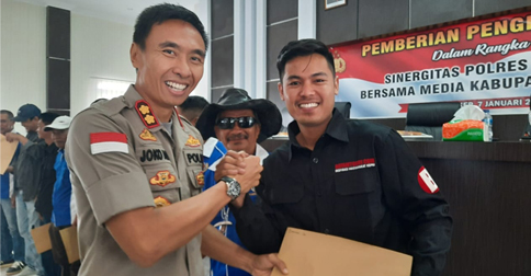 Polres Lingga Beri Penghargaan kepada Awak Media