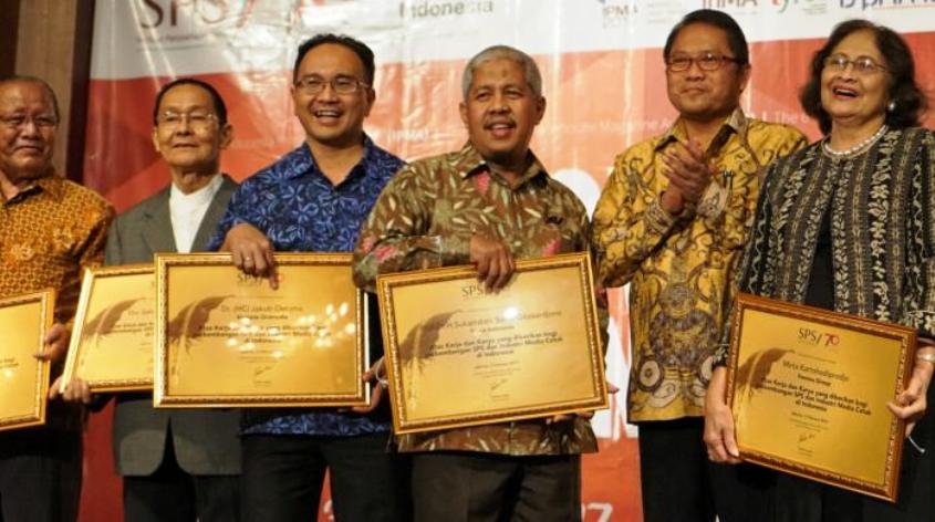Rida K Liamsi dan 13 Tokoh Pers Indonesia Terima Penghargaan SPS