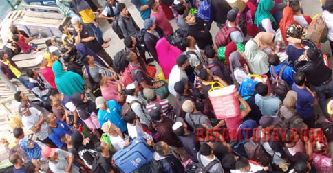Kadishub Natuna Pantau Langsung Pemudik Naik KM Bukit Raya