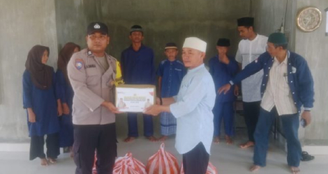 Polres Lingga Salurkan Bantuan Sembako untuk Anak-anak Kampung Darul Qalam di Bulan Ramadhan
