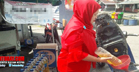 Baru Sehari Langka, Premium di Siantan Tembus Rp 20 Ribu Per Botol