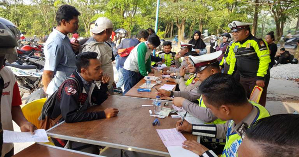 Puluhan Sepeda Motor Terjaring Razia di Depan Mapolresta Barelang