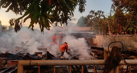 Rumah Kayu di Tanjungpinang Ludes Terbakar, Diduga Akibat Korsleting Listrik