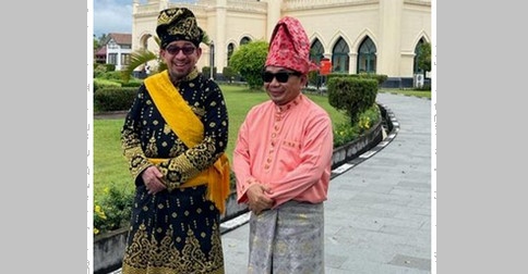 Dr Salim Segaf Dapat Gelar Adat 'Datuk Maulana Sukmajaya' dari Lembaga Adat Melayu Siak