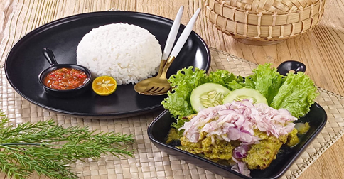 Ada Ayam dan Ikan Bakar Anyang Sambal Mentah di Chills Coffee